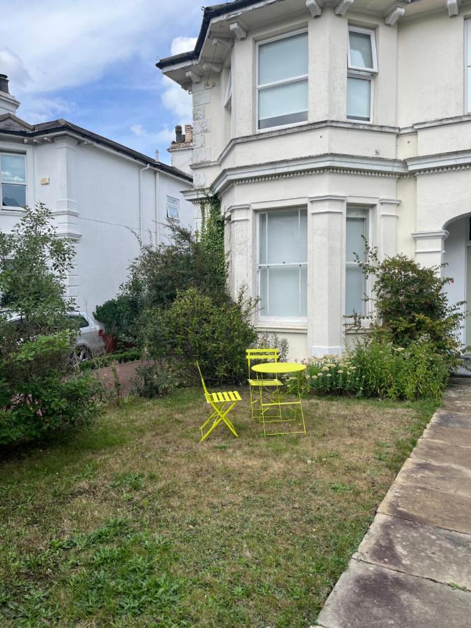 Elegant Bloomsbury Apartment In Tunbridge Wells Kültér fotó